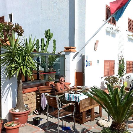Beach Hotel 14Leoni B&B Salerno Exterior photo