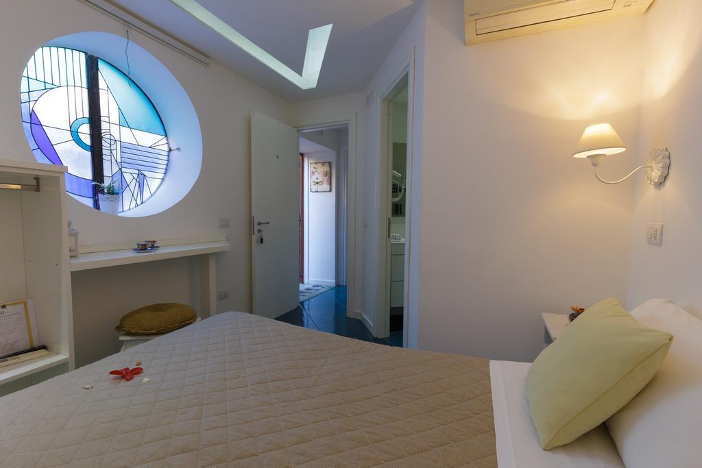 Beach Hotel 14Leoni B&B Salerno Exterior photo