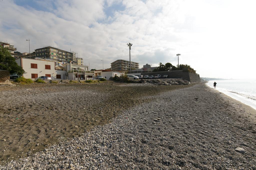 Beach Hotel 14Leoni B&B Salerno Exterior photo