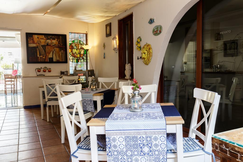Beach Hotel 14Leoni B&B Salerno Exterior photo