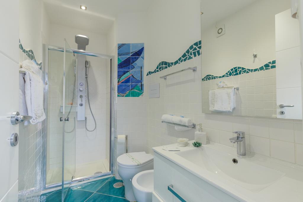 Beach Hotel 14Leoni B&B Salerno Exterior photo