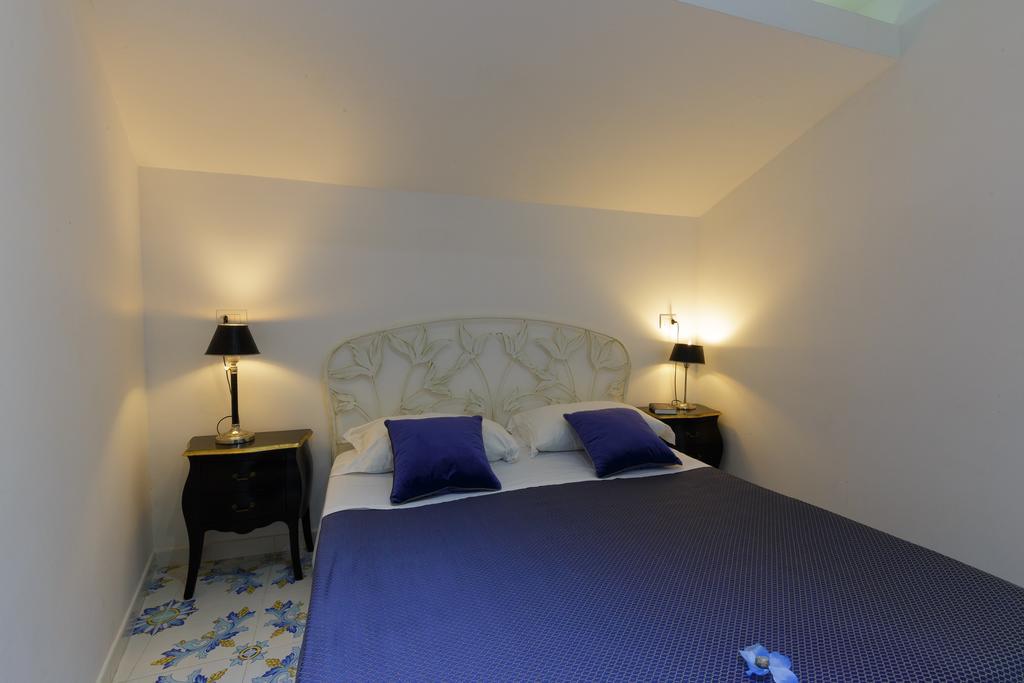 Beach Hotel 14Leoni B&B Salerno Exterior photo