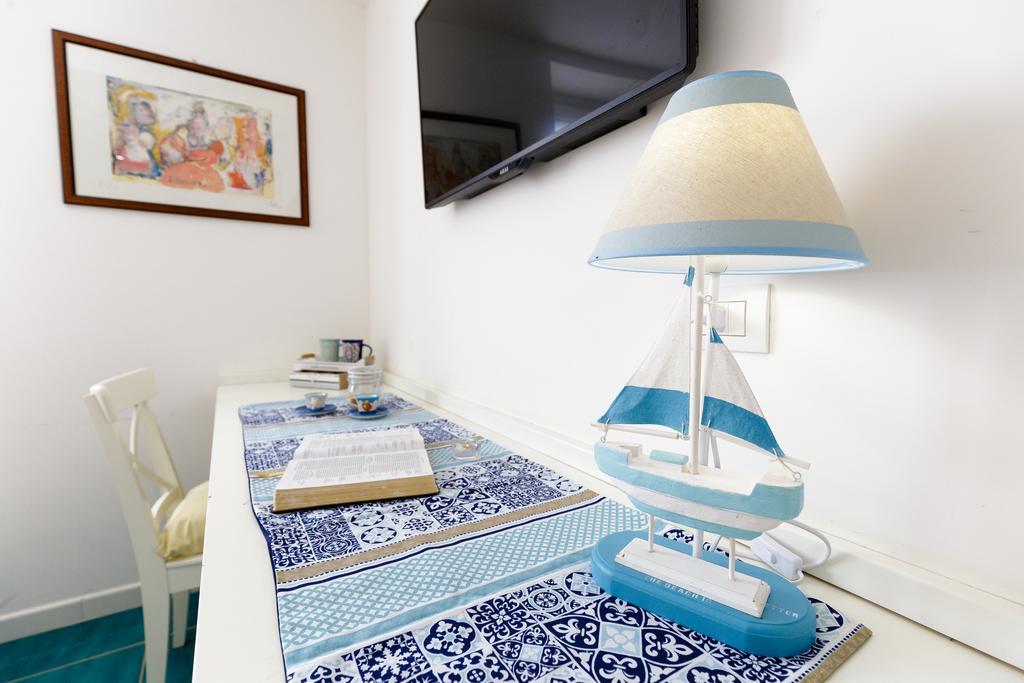 Beach Hotel 14Leoni B&B Salerno Exterior photo