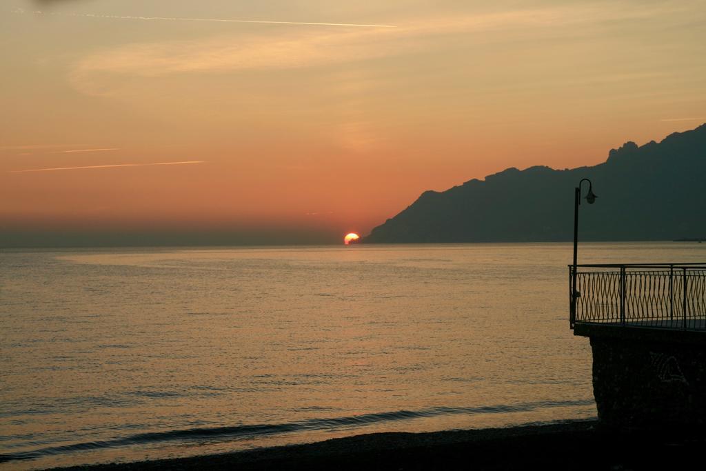 Beach Hotel 14Leoni B&B Salerno Exterior photo
