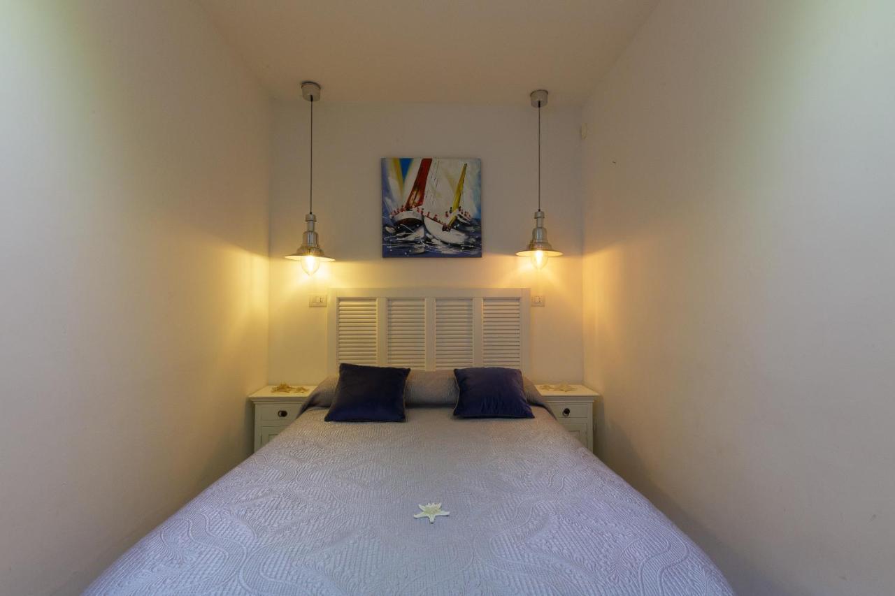 Beach Hotel 14Leoni B&B Salerno Exterior photo